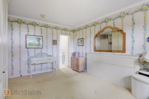 Master Bed- click for photo gallery